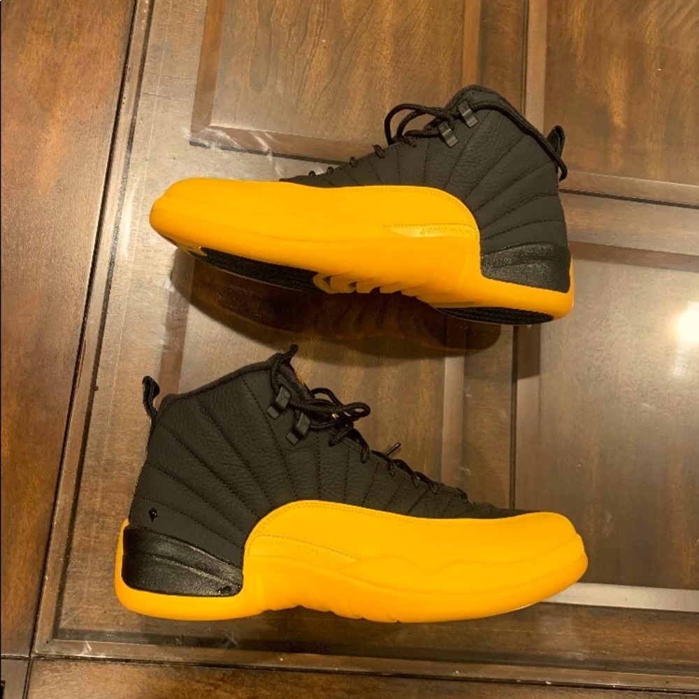 Jordan 12 Retro black university gold